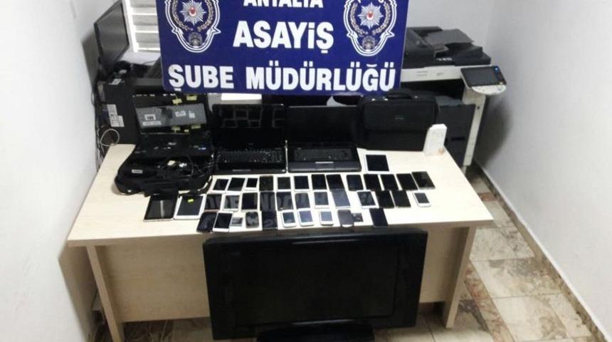 Antalya’da Hırsızlık Şebekesi Çökertildi