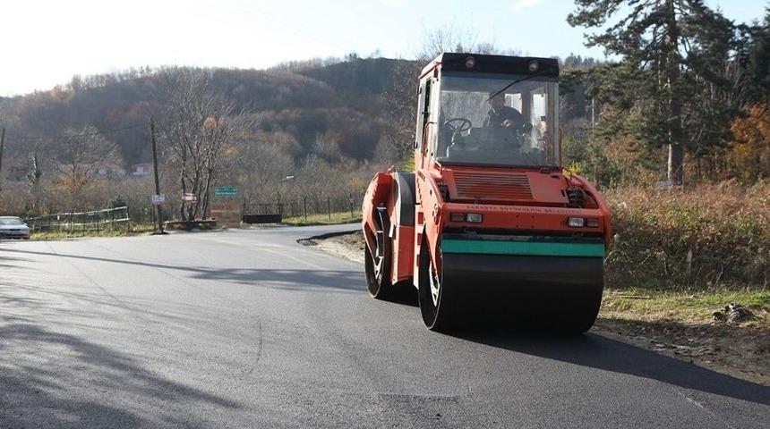 Sapanca’da 3 Mahalleye 10 Bin Ton Sıcak Asfalt
