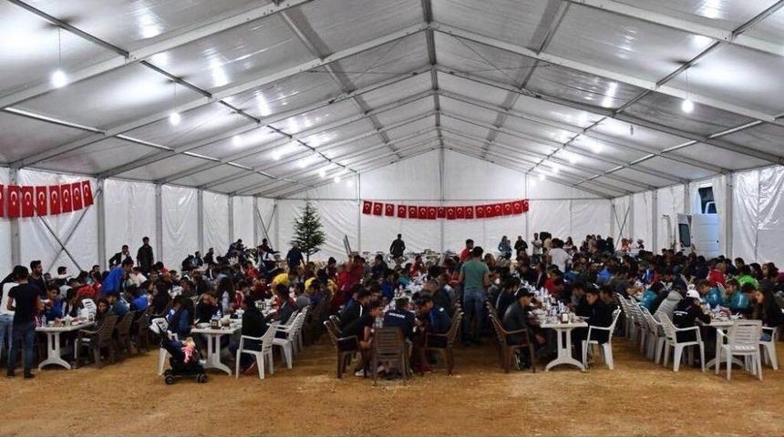 Vali Sonel, Sporcularla Buluştu