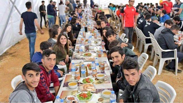 Vali Sonel, Sporcularla Buluştu 2