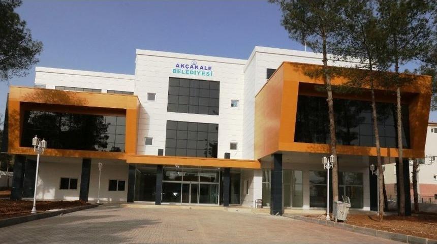 Ak&ccedil;akale Belediyesi Yeni Hizmet Binasına Taşındı