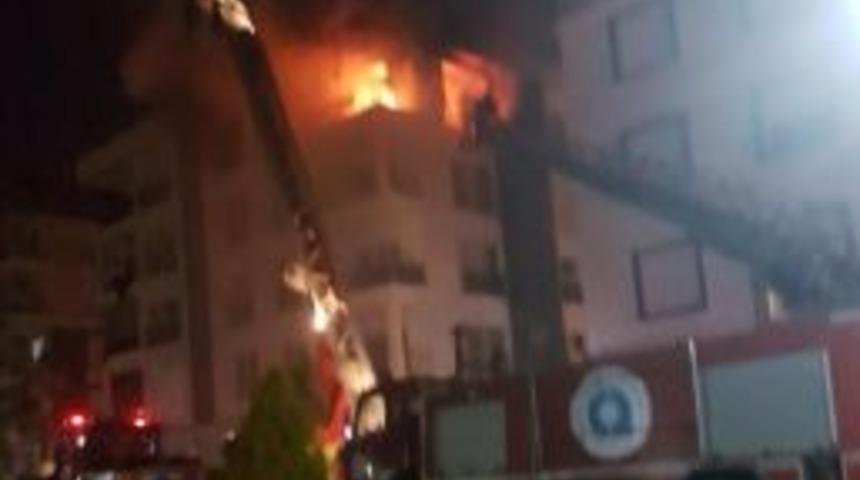 Antalya&rsquo;da Ev Yangını