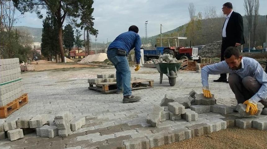 Vezirhan Belediyesi Parke &Ccedil;alışmalarını S&uuml;rd&uuml;r&uuml;yor