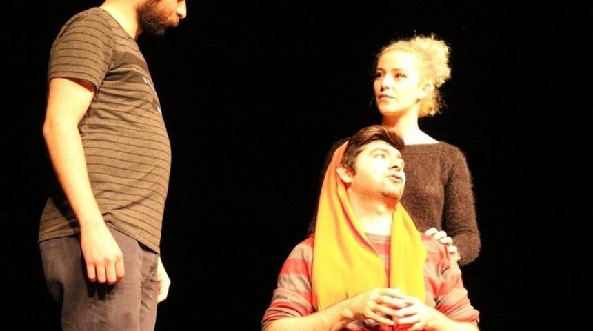 Tiyatro Alegori "kadına Şiddete Hayır" Demek İ&ccedil;in Esog&uuml;&rsquo;de Sahne Aldı