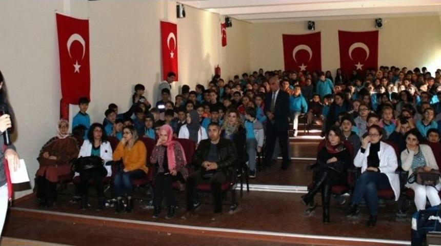 Gen&ccedil;lik Merkezi &Ouml;ğrencilere Tanıtıldı