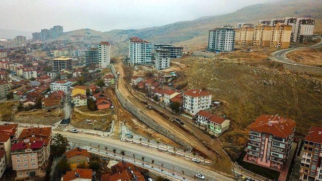 Büyükşehir Yol Çalışmalarına Devam Ediyor