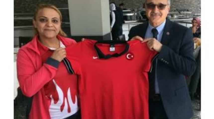 Engelli &Uuml;niversite &Ouml;ğrencileri Yemekte Buluştu