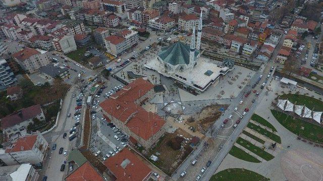 Merkez Cami Peyzaj Çalışmaları Tamamlanıyor