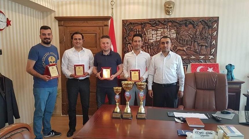 G&uuml;lşehir&rsquo;de Kurumlar Arası Futbol Turnuvası Sona Erdi