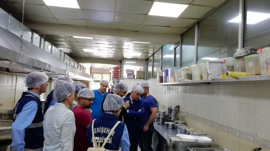 Yenişehir Belediyesinden 2 Bin Kişiye Sıcak Yemek