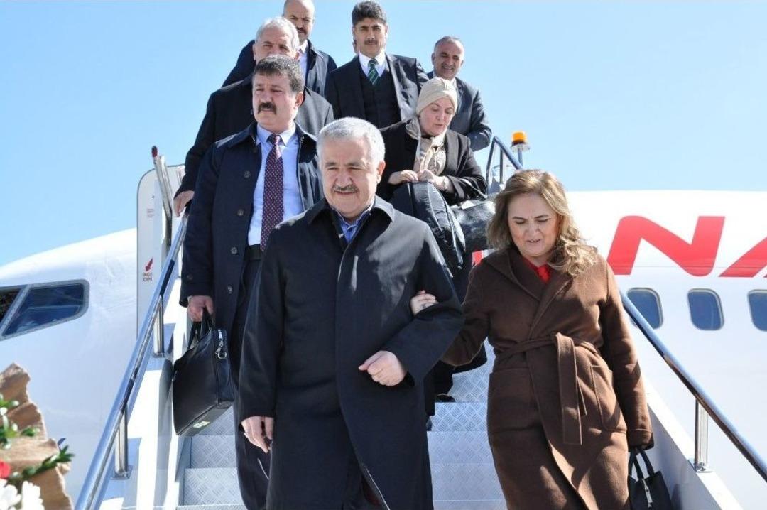 Bakan Arslan: &ldquo;d&uuml;nyada 10 B&uuml;y&uuml;k Projenin 6&rsquo;sı T&uuml;rkiye&rsquo;de&rdquo;