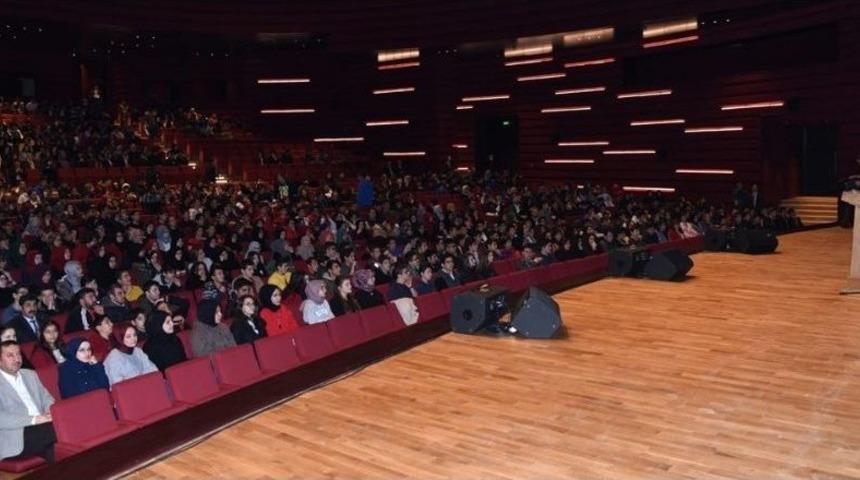 Başkan Altay,: "b&uuml;y&uuml;k Ve G&uuml;&ccedil;l&uuml; T&uuml;rkiye&rsquo;yi Gen&ccedil;ler İnşa Edecek"