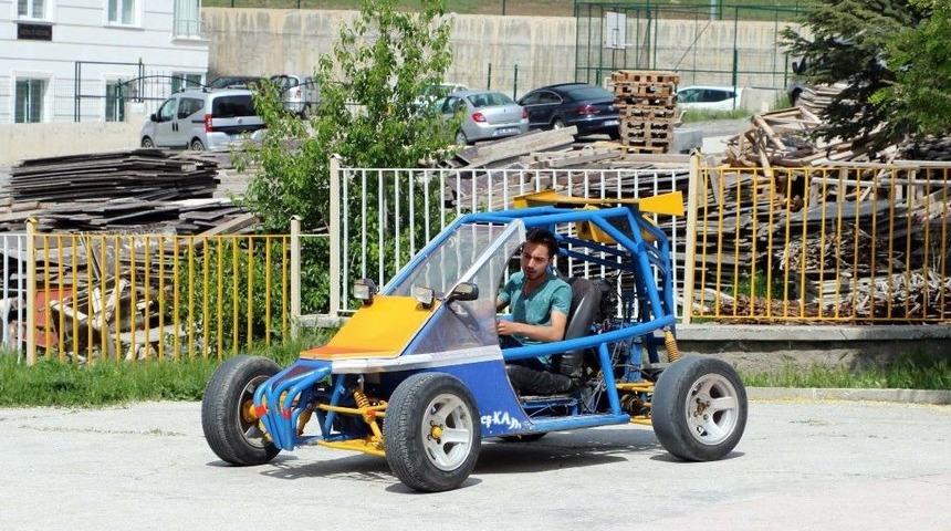 Lise Öğrencisi Hurdadan Topladığı Malzemelerle Araba Yaptı