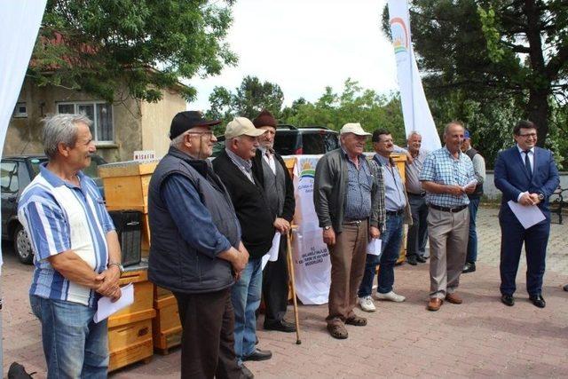 Kırklareli’nde Organik Arı Kovanı Dağıtıldı