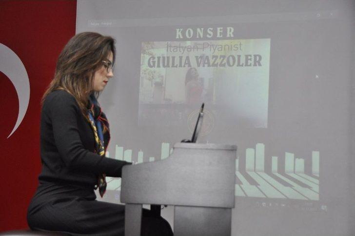 İtalyan Piyanist Piyona Resitali İle Barış Mesajları Verdi G2