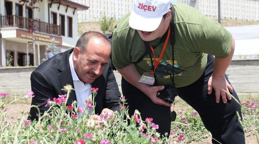 Zi&ccedil;ev &Ouml;ğrencileri Sevgi &Ccedil;i&ccedil;ekleri Koruma Alanını Gezdi