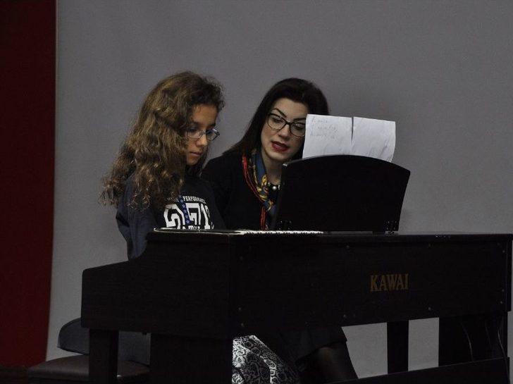 İtalyan Piyanist Piyona Resitali İle Barış Mesajları Verdi G3