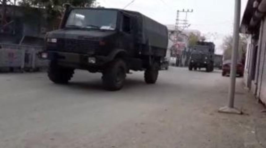 Sınıra Top&ccedil;u Bataryası İle M&uuml;himmat Sevk Edildi