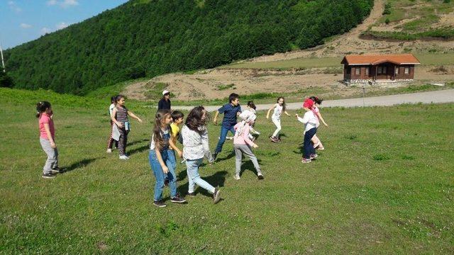 Kartepeli Çevreci Öğrencilere Mezuniyet Hediyesi