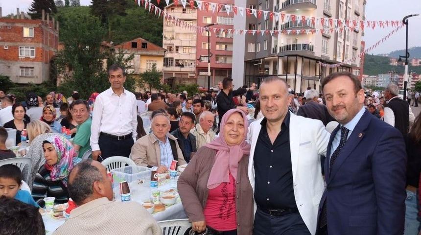 Giresun&rsquo;un Keşap Ve G&ouml;rele İl&ccedil;esinde Vatandaşlar İftar Yemeğinde Bir Araya Geldi