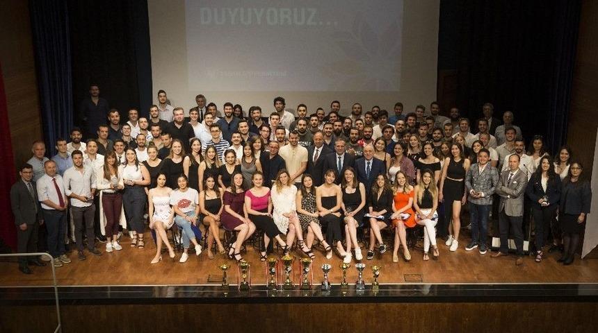 Sporda Gururlandıran &Ouml;ğrencilere &Ouml;d&uuml;l