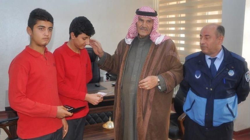 &Ouml;ğrencilerden &Ouml;rnek Davranış