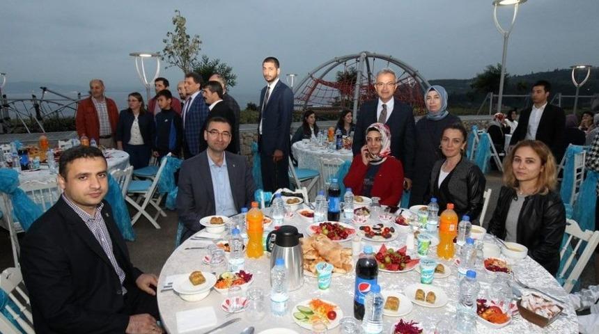 İstasyon Mahallesi İftarda Bir Araya Geldi