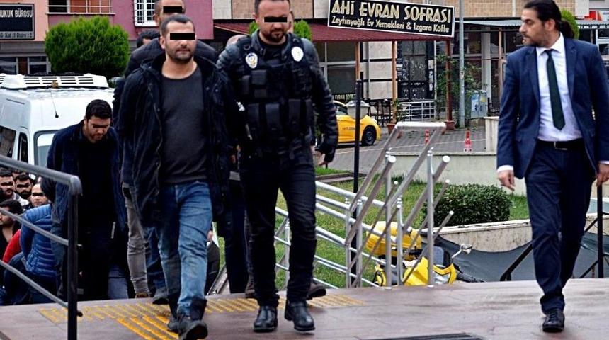 Edremit&rsquo;te Kaleşnikoflu &Ccedil;eteden 7 Kişi Tutuklandı