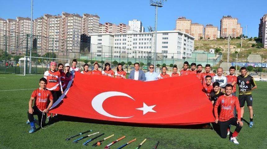 Hokeyin Sultanları Ve Kaplanlarına Kutlama