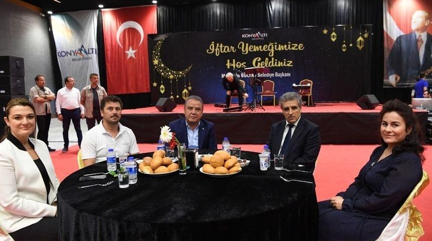 Başkan B&ouml;cek&rsquo;ten Geleneksel İftar Yemeği