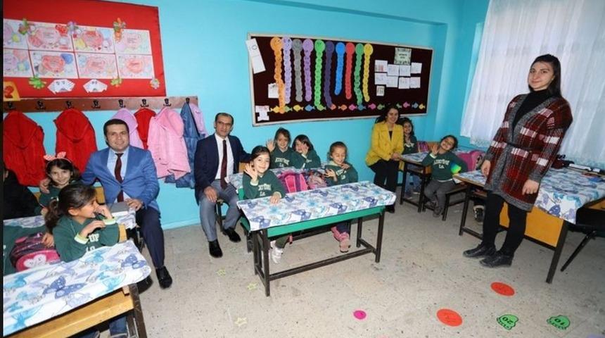 Kaymakam Ayca’nın Okul Ziyaretleri Sürüyor