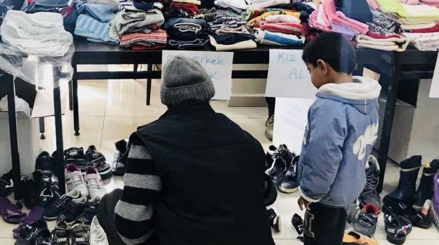 Tepebaşı Belediyesinden Sığınmacılara Yardım Eli