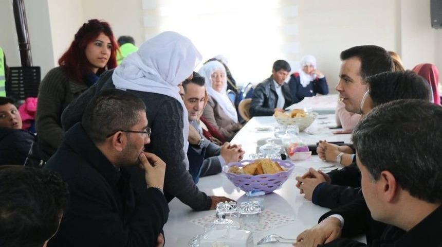 Başkan Vekili Vardar, Engelli Aileleriyle Yemekte Bir Araya Geldi