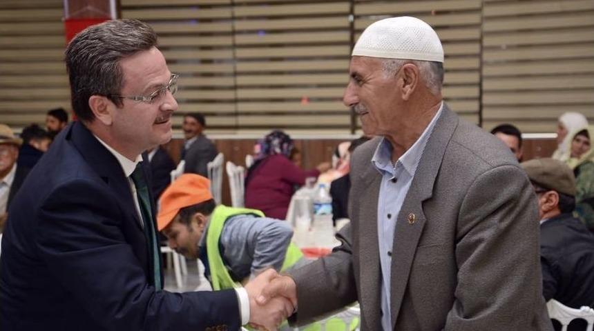 Vali &Uuml;nl&uuml; Şehit Aileleri Ve Gazilerle İftarda Buluştu