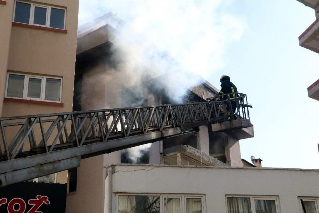 Valilik Yakınında Korkutan Yangın