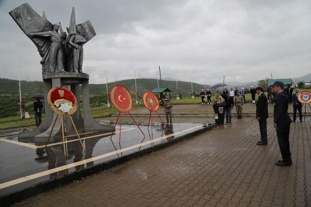Bing&ouml;l&rsquo;de Şehit 33 Er, T&ouml;renle Anıldı