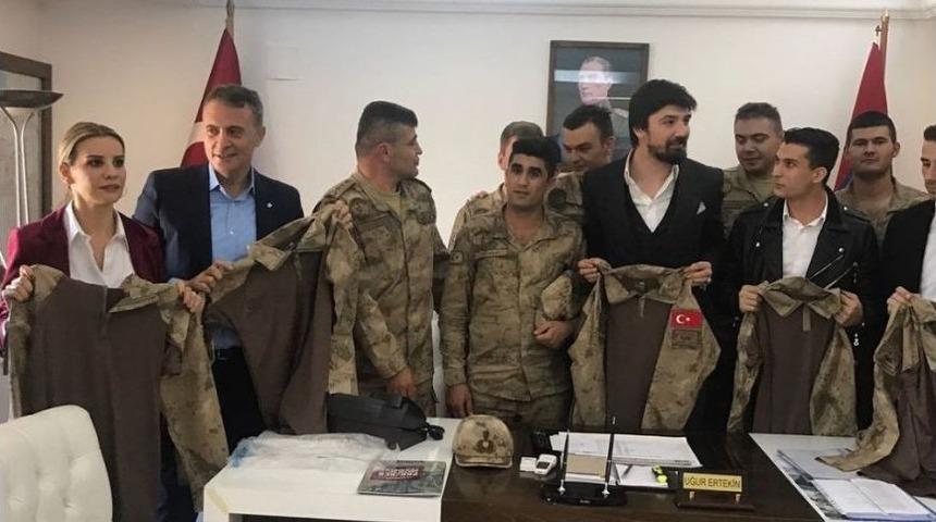 Fikret Orman&rsquo;a Komando &Uuml;niforması Hediye Edildi