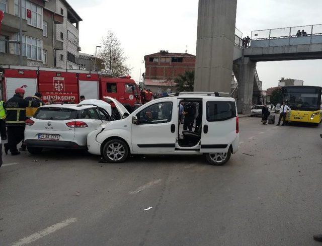 Kocaeli’de 3 Araçlı Kaza: 7 Yaralı