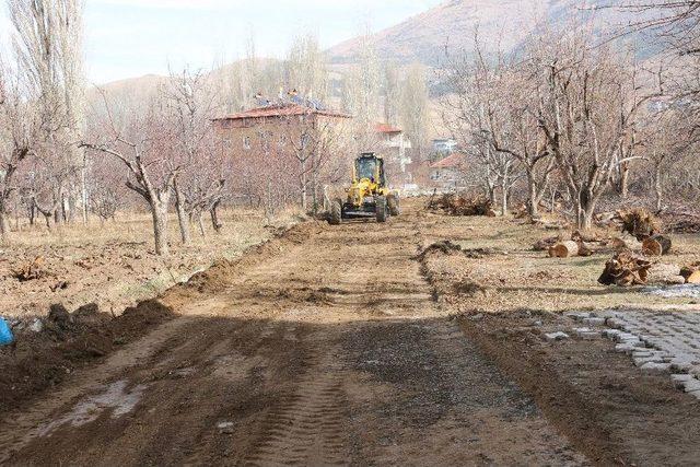 Yahyalı’da Yeni Yollar Açılmaya Devam Ediyor