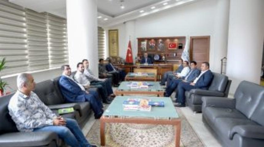 Polat&rsquo;tan Hizmet Vurgusu