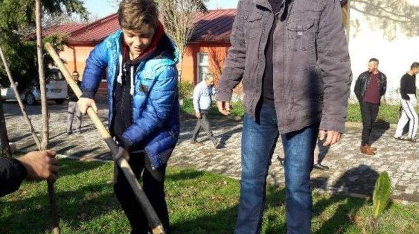 İzmit Belediyesi &Ccedil;ocuk Meclisi&rsquo;nden Rehabilitasyon Merkezine Ziyaret