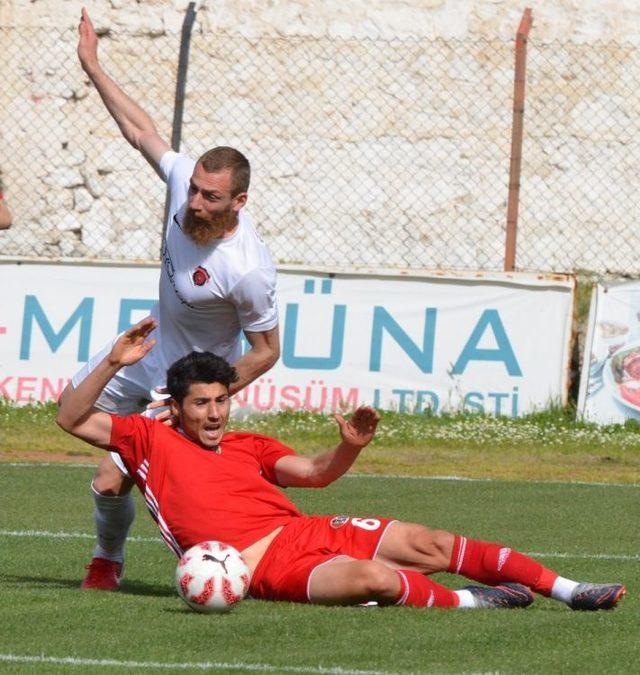 Tff 3. Lig: Turgutluspor: 1 - G&ouml;lc&uuml;kspor: 0 3