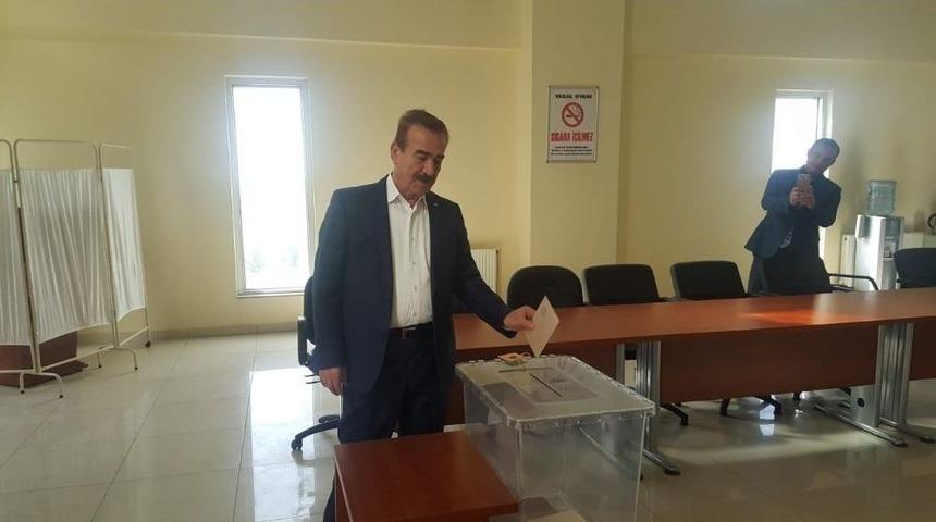 Ticaret Borsası Meclis &Uuml;yeliği Se&ccedil;imi Ger&ccedil;ekleşti