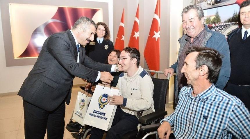 Engelli Vatandaşlardan Emniyete Ziyaret