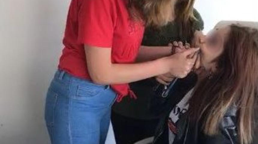 Arkadaşlarının Ofisini Basan Kızlar Ter&ouml;r Estirdi