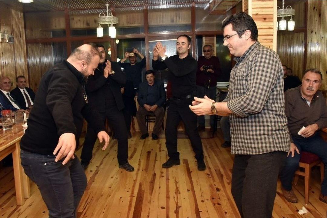 İş&ccedil;isiyle Horon, Korumasıyla Giresun Karşılaması Oynadı