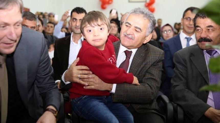 Başkan B&uuml;y&uuml;kkılı&ccedil;, Engelliler G&uuml;n&uuml; Etkinliğine Katıldı