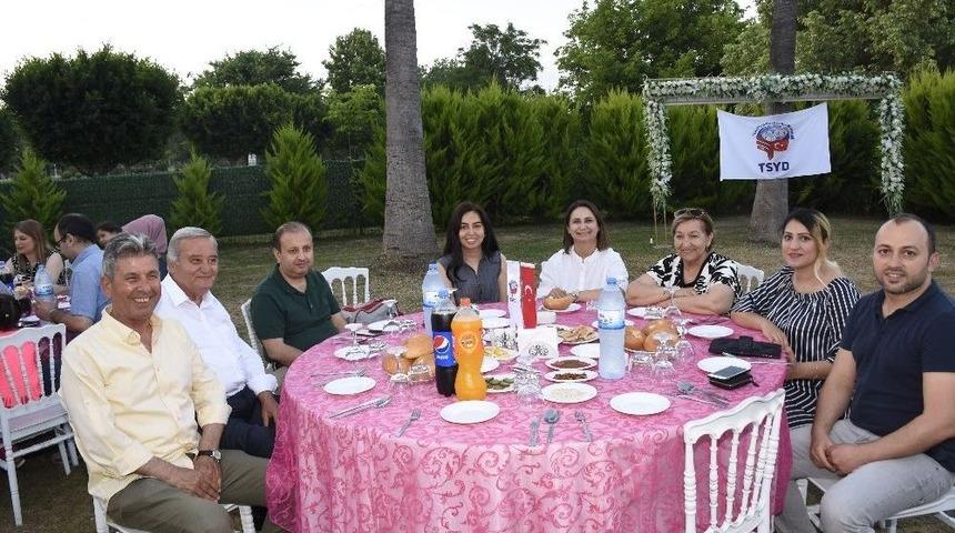 Tsyd Üyeleri İftarda Bir Araya Geldi