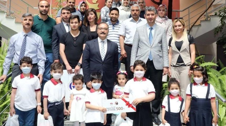 L&ouml;semi Tedavisi G&ouml;ren &Ccedil;ocuklar Sahne Yarışmasında &Ouml;d&uuml;l Aldı