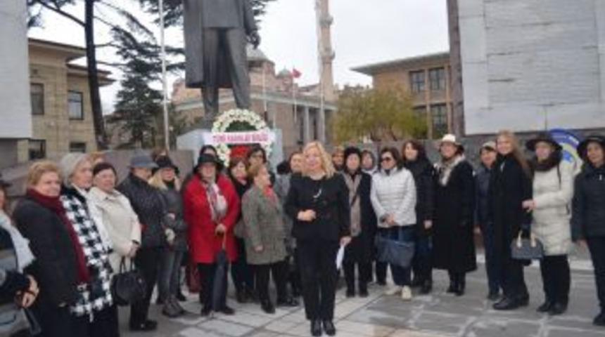 Kadına Se&ccedil;me Ve Se&ccedil;ilme Hakkı Verilişinin Yıld&ouml;n&uuml;m&uuml;